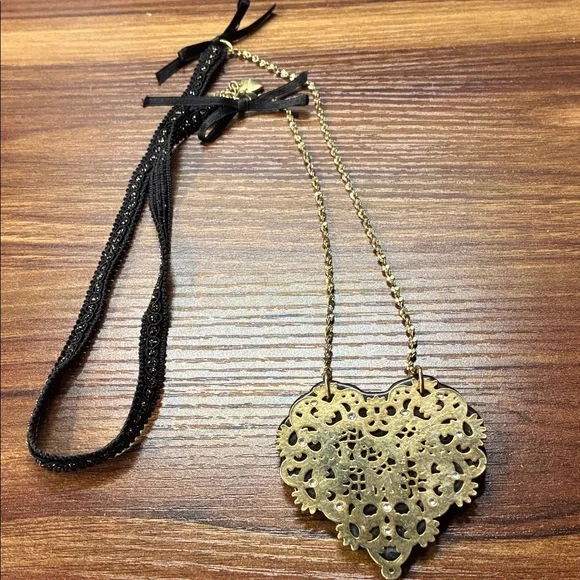 Betsey Johnson Gold and Black Heart Necklace - Picture 5 of 6
